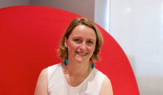 Isabelle Veyres Lafay - Un Enfant par la Main