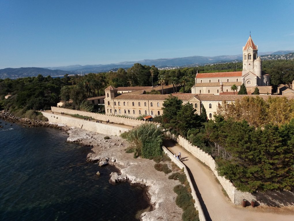 7ème vente aux enchères au clos de la Charité