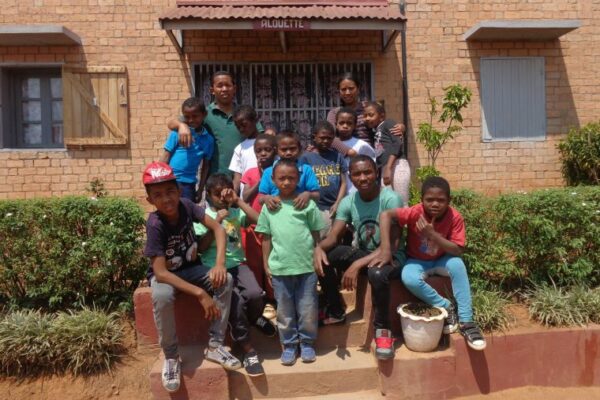 Construction d'un foyer pour adolescents à Madagascar