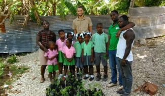 Ma vie d'expat'- un enfant par la main