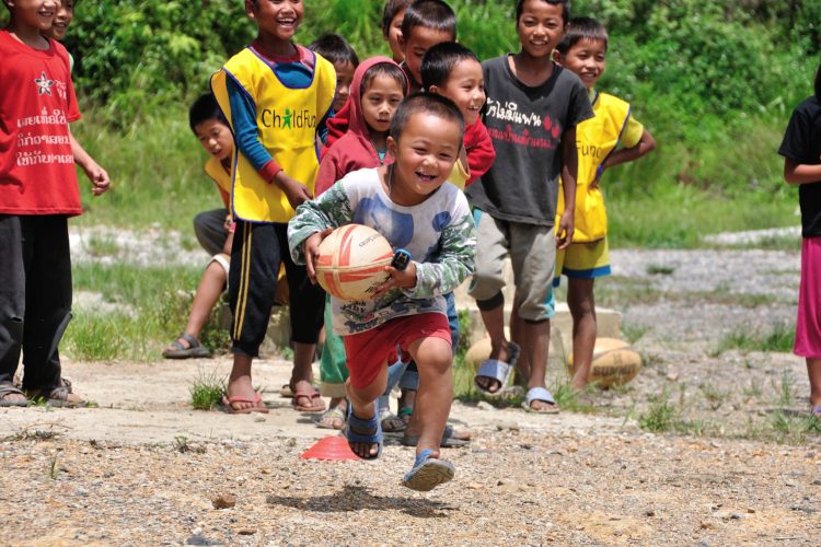 COUPE DU MONDE DE RUGBY 2019 : World Rugby s’engage aux côtés de ChildFund ‘Pass it back’ pour améliorer la vie de 20 000 enfants en Asie grâce au sport.