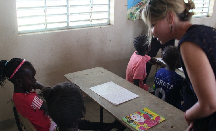 Isabelle, marraine au Sénégal, rencontre pour la première fois sa filleule