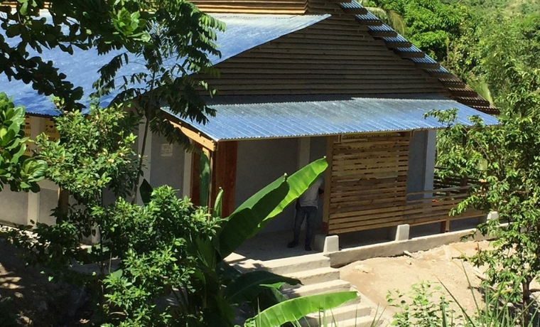 Le président d'Un Enfant par la Main en mission en Haïti