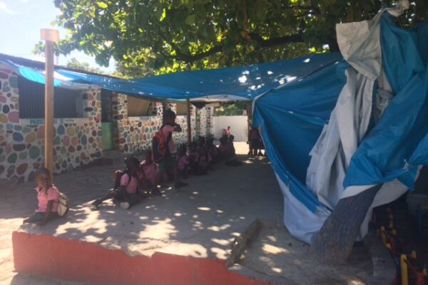 Haiti: équiper 4 écoles en mobilier et manuels scolaires