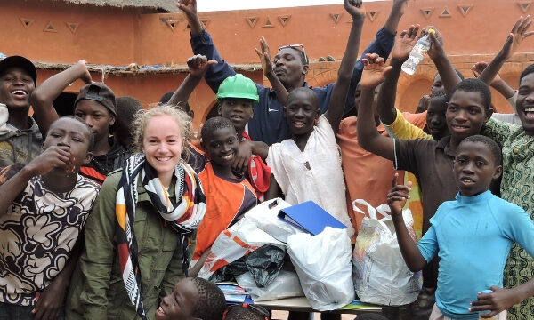 Léa, "reporter"pour Un Enfant par la Main raconte le voyage des parrains au Sénégal