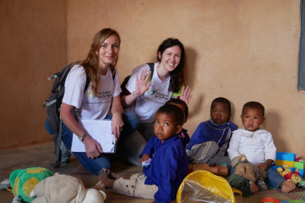 Marine, et Johanne de retour d'une mission à Madagascar