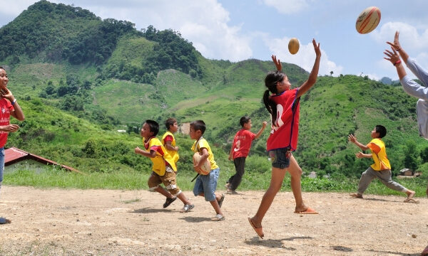 ChildFund Pass It Back : un programme qui utilise le sport en faveur de l’éducation