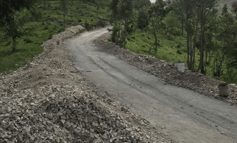 Des nouvelles de la construction d’une piste rurale pour les familles de la Chaîne des Matheux en Haïti