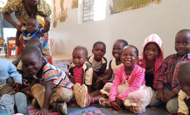 Offrir un certificat de naissance à un enfant au Sénégal, une geste pour reconnaître un enfant  !