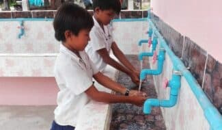 Cambodge: de nouveaux sanitaires pour les écoles du district de Kampong Trabaek