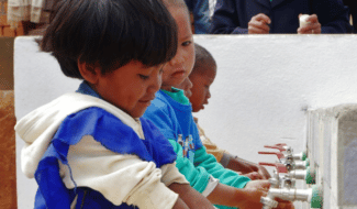 Madagascar : construction de blocs sanitaires dans les écoles pour diminuer le risque de maladies infectieuses