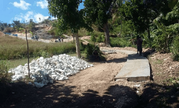 Le désenclavement de la région de la Chaîne des Matheux en Haïti en améliorant les routes rurales