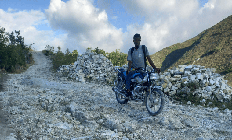 La réhabilitation d’une piste rurale telle que celle de Morne Gerorgette qui est très fréquentée est une action essentielle pour une région  comme celle de  la chaîne des Matheux.