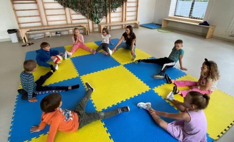 enfants aides handicap