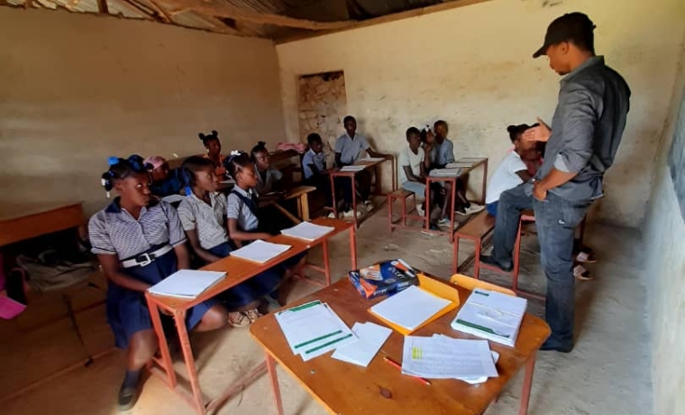 école situation haiti chaine des matheux enfants