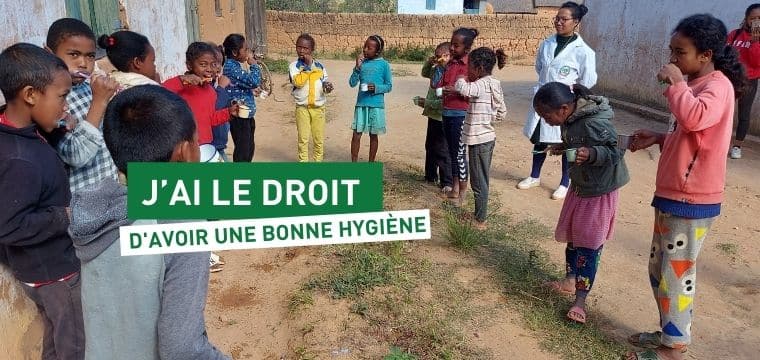 Un kit dentaire pour éviter les caries à Madagascar