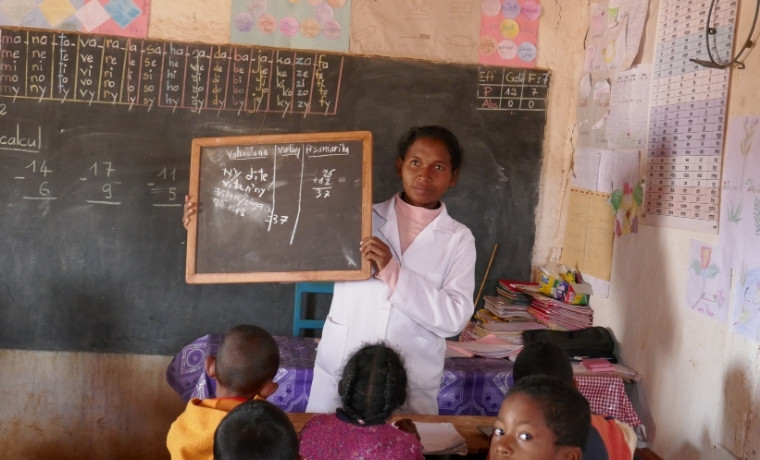 enfants ecole madagascar