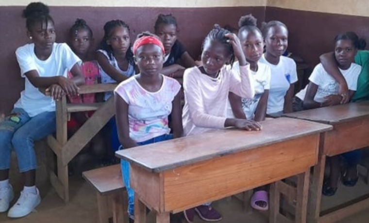groupe de discussion sur les droits de l'enfant à Salagnac en Haïti