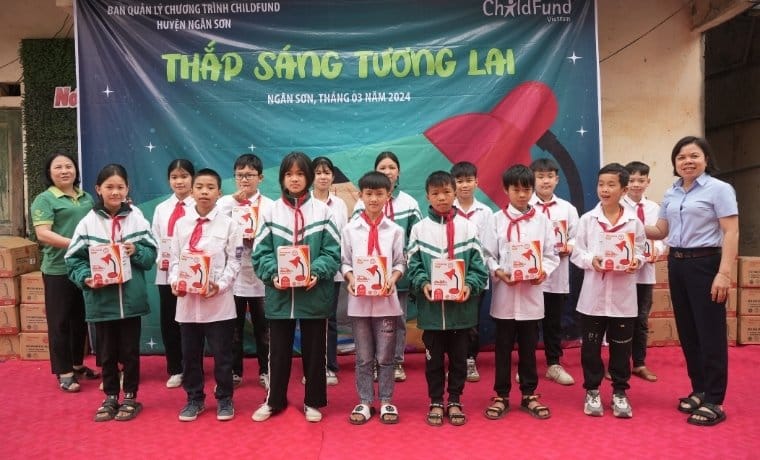 Une lampe solaire pour les enfants du Vietnam